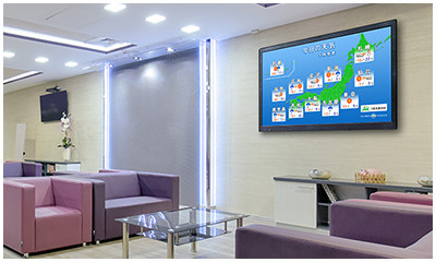 病院や銀行の待合室で