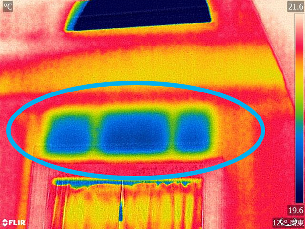 画像：断熱材が欠損していると、そこだけ温度変化が大きく表示される。