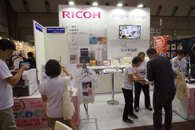 出展のようす.2