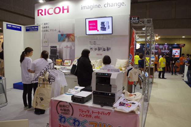 出展のようす.3