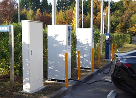 画像1：駐車場に設置されたEV充電器