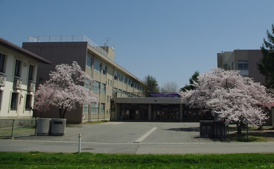 画像：県立長井高等学校校舎