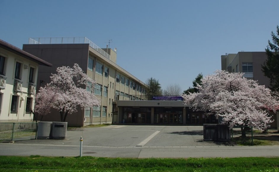 画像：県立長井高等学校校舎