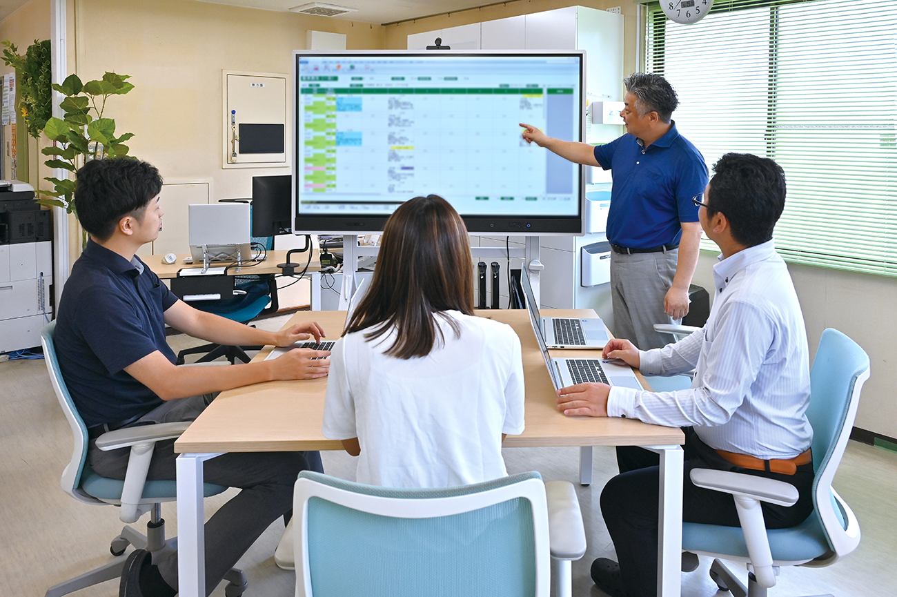 インタラクティブホワイトボード（電⼦⿊板）｜リコー