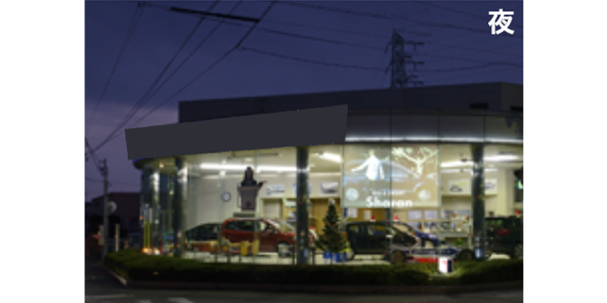 夜間の店外に向けたプロジェクターによるガラス⾯投影での事例