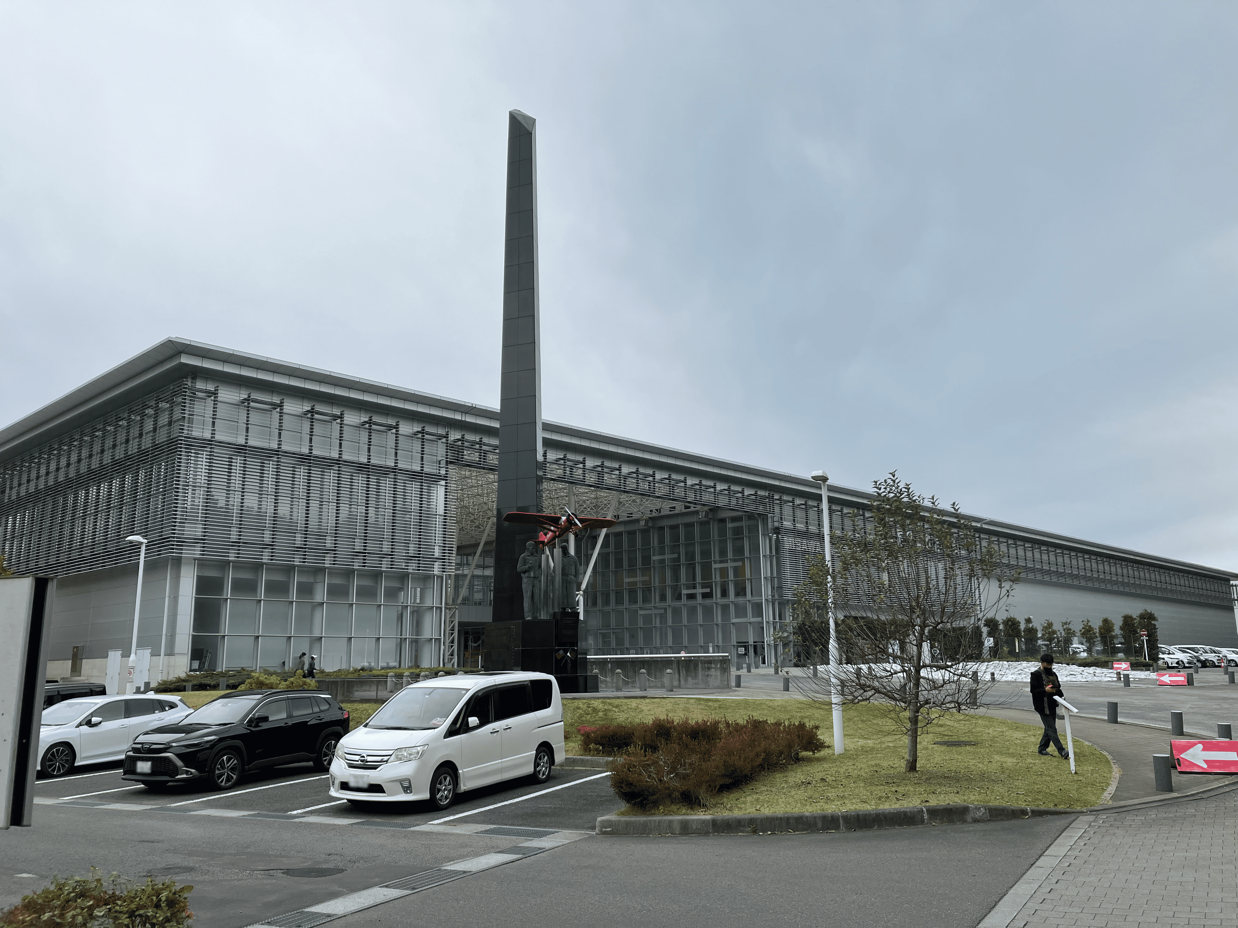 青森県立三沢航空科学館の外観