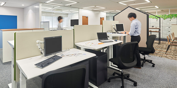 スタンディングワーク席写真-1