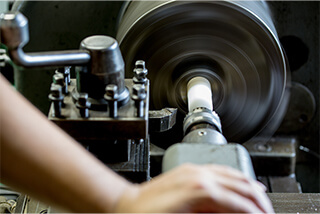 ものづくりにAIを活用するメリット・デメリット｜事例や注意点も解説