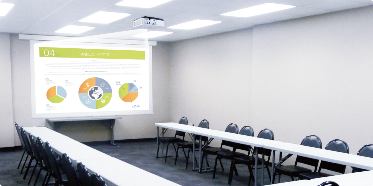 活用シーン1:ミーティング・会議・プレゼンテーション。会議室での利用風景