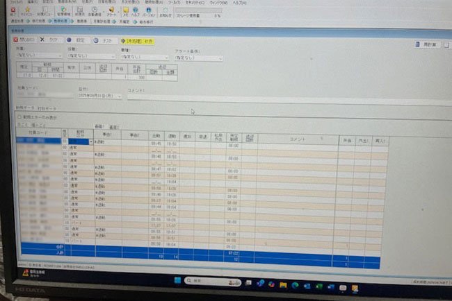 勤怠管理システムを導入。弁当代の自動引き落としもできるようになり、大幅に効率が上がった