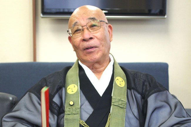 群馬県内の寺院の住職たちが、宗派を超える形で設立したと語る河内孝道理事長