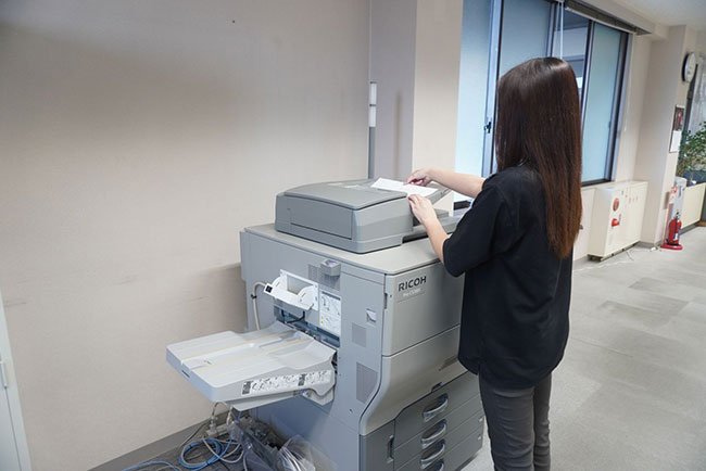 複合機のスキャン機能を活用してペーパーレス化に取り組んでいる