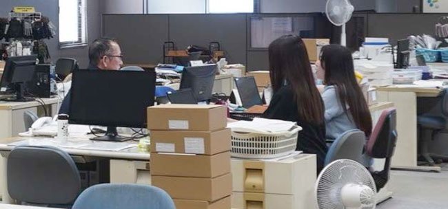 レガンのオフィス