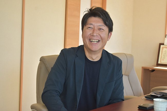 デジタル化への取り組みや求人活動などについて語る渡辺崇史代表取締役専務