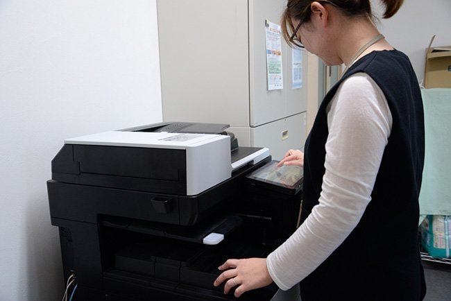 ケアマネジャーと利用実績の照合をするため、FAXが使われている