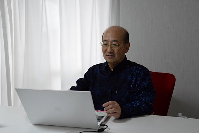 本部との会議の多くはWeb会議で行われ、月に一度は本部スタッフが来訪する。