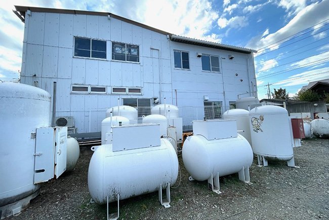 LPガスは災害時に強いエネルギーとして知られるが、市場は厳しさが増している（写真は耐用年数が切れたLPガスタンク）