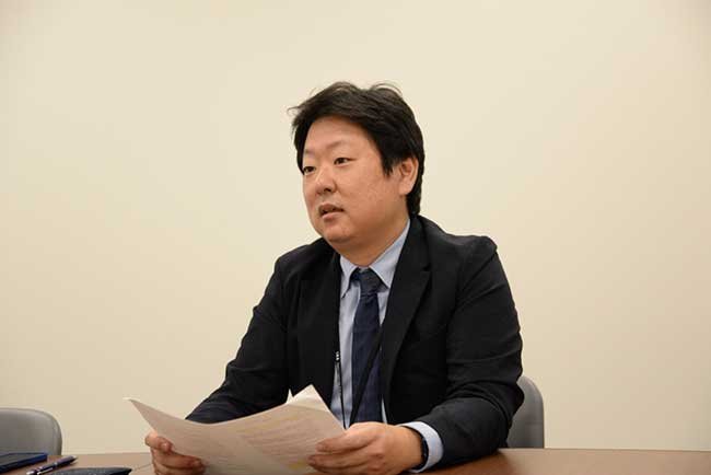 株式会社アイ・ディー・エー取締役副社長・管理本部長を務める今井哲治氏。社内のDX推進の旗振り役として取り組んだ