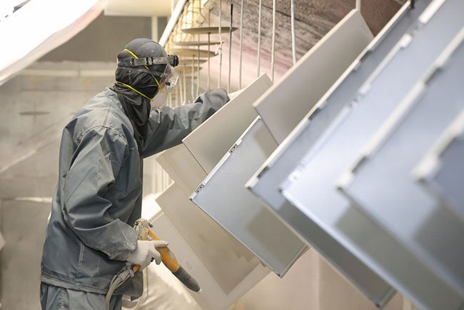 製品の材質や形状に応じて、塗装条件を最適化する