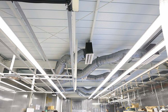 天井を低くしてエアコンの吹き出し口を設置