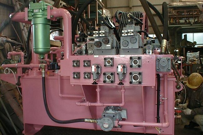 油圧技研が設計、製作した油圧ユニット