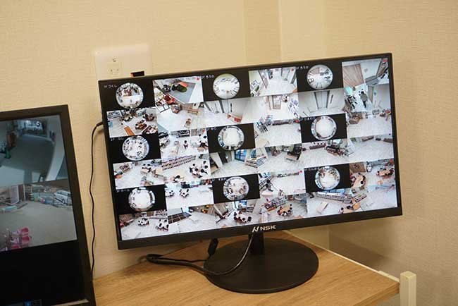 園舎内の様々な場所に設置した見守りカメラの映像