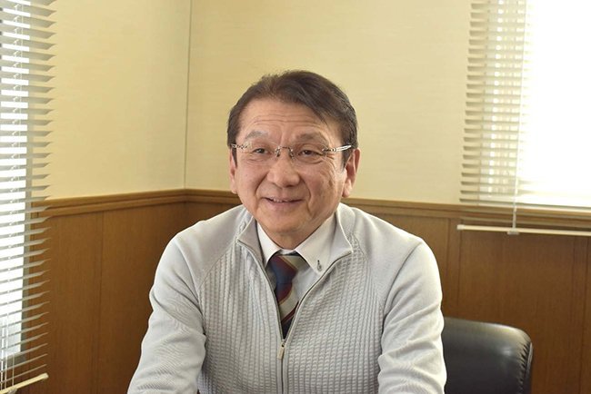 「機械をいじって、直して、設置して。元々は技術系の人間なんです」と語る板垣正夫社長