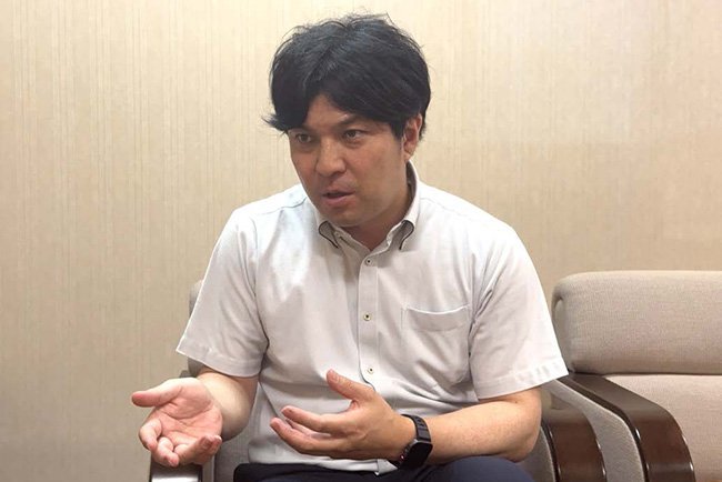 中東情勢が緊迫化する中、「当社は在庫に余裕があるので重宝されている」と話す中村友彦代表取締役社長