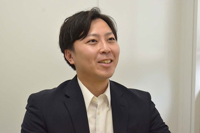 「一歩一歩、どこまでも伴走する」と、顧客への思いを語るDCアライブの水主誠社長