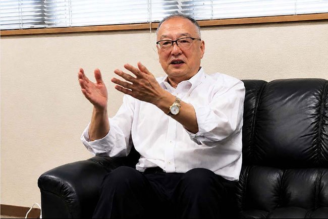 創業の経緯を話す兼田所長