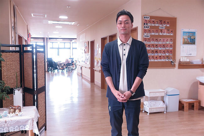 利用者への「心の支援」を実現するには、介護職員にも心の余裕が必要と話す吉田施設長