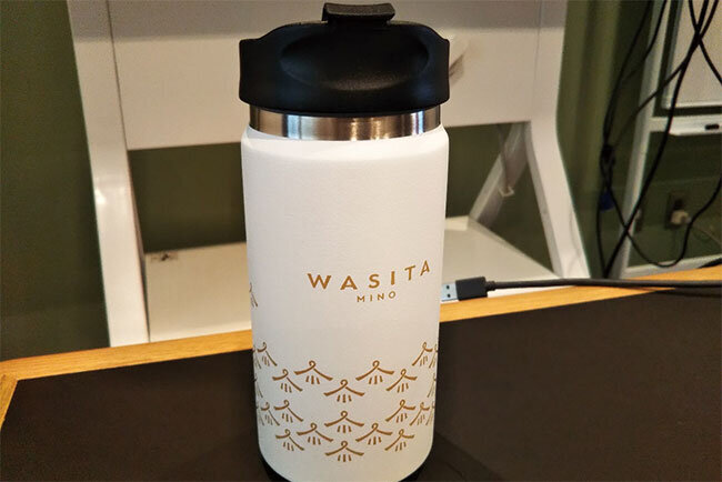 まちごとシェアオフィスの会員証になっているタンブラー