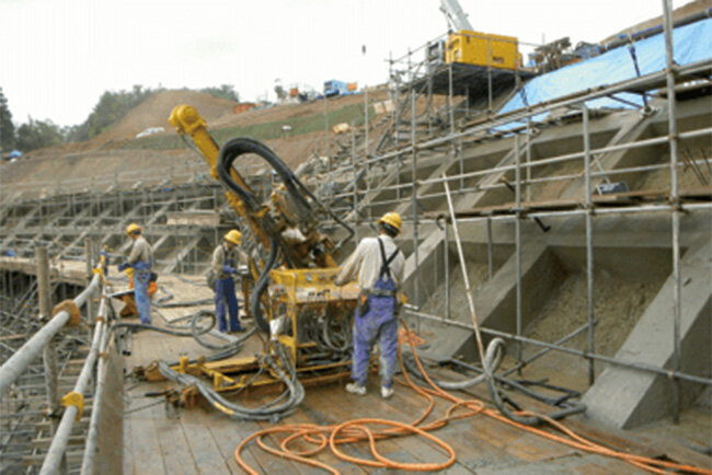 建設部門の作業の様子
