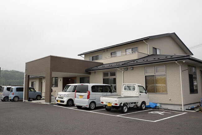 2019年に設立した看護小規模多機能型居宅介護「まるごとケアの家あいさん家」。ここでは訪問看護、デイサービス、ショートステイなど複数のサービスをワンストップで提供している。