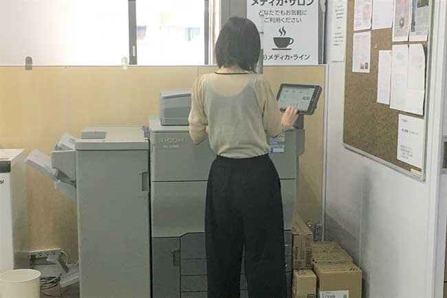 プロダクションプリンターを導入し、プレゼンの多様性の展開へ