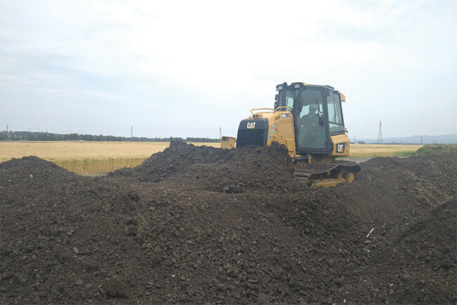 ICT建設機械（ブルドーザー）