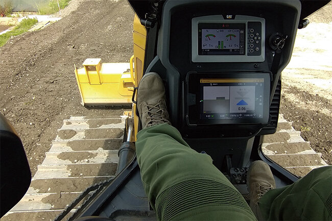 ICT建設機械の運転席