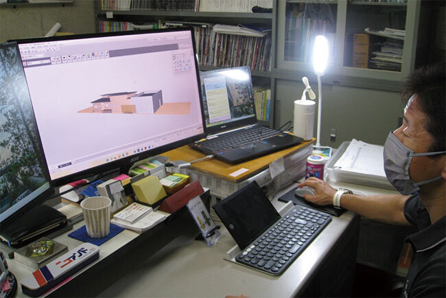 3D-CADを使用して設計する様子