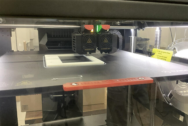 3Dプリンターでは社内からの依頼でパーツを作成していた