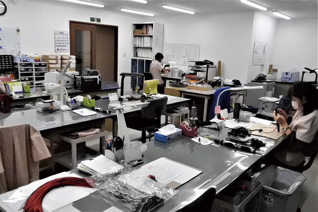 量産機器の部品作成を行う作業場（1階）