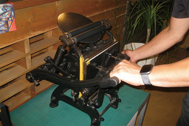 アドリブで展示されている活版印刷機