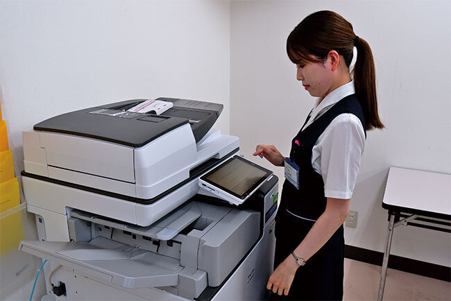 セットされた受領書を自動スキャニング