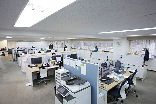 八州電工のオフィスの様子