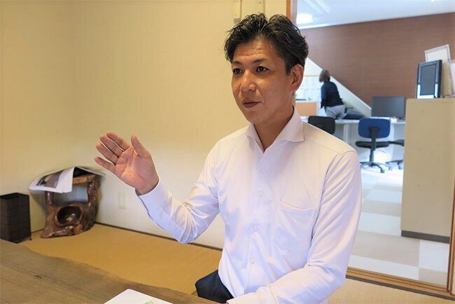 将来展望を語る西村社長