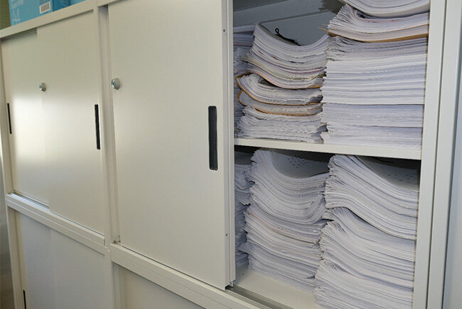 キャビネットに保管された利用者別の記録ファイル。5年後にはなくなる見込みだ