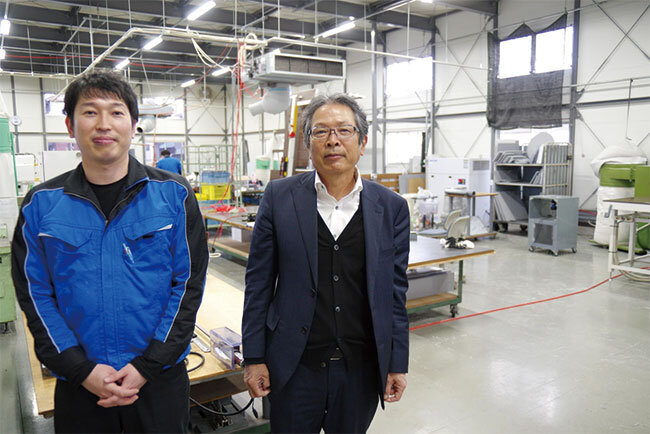画像　宮田薫代表取締役（右）と宮田友哉取締役