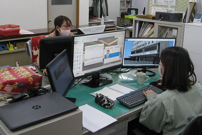 光ファイバーやWi-Fiを完備した2階のオフィス