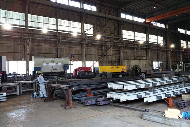 ジャパンモールド四国支店の工場の様子