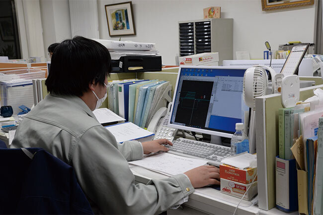 図面や顧客情報はサーバーにて一元的に管理されているため、情報共有が容易だ。