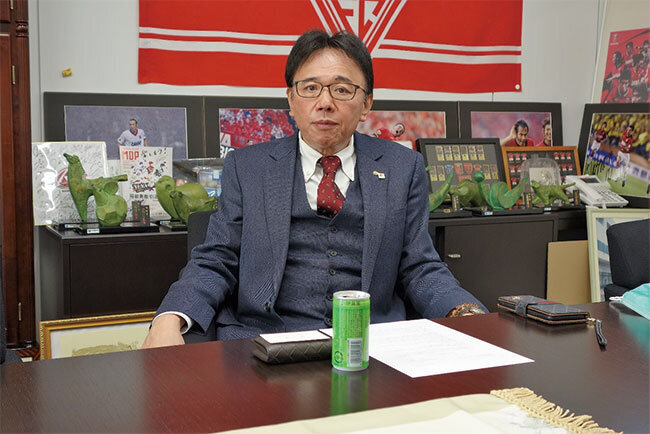 身を粉にして働いた頃を振り返る上野社長